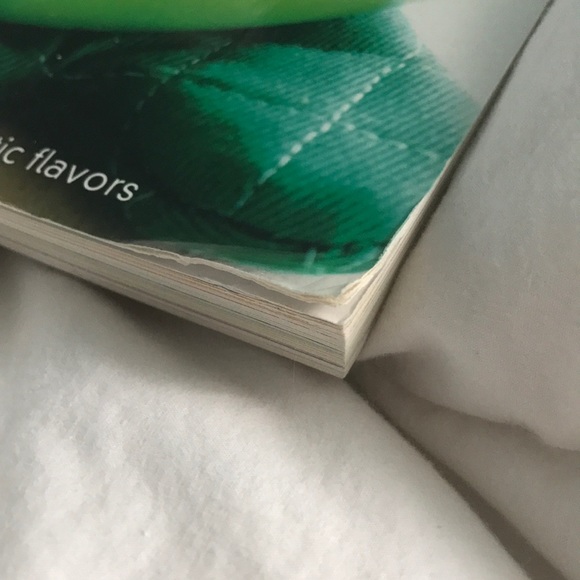 NWOT The Ultimate Vegetarian Cookbook - Picture 3 of 5